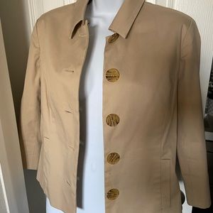 Women’s short blazer in size 6